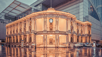 星巴克爆改百年老建筑，将闲置“废楼”改出王炸！网友：别卖咖啡了，改行做设计吧！